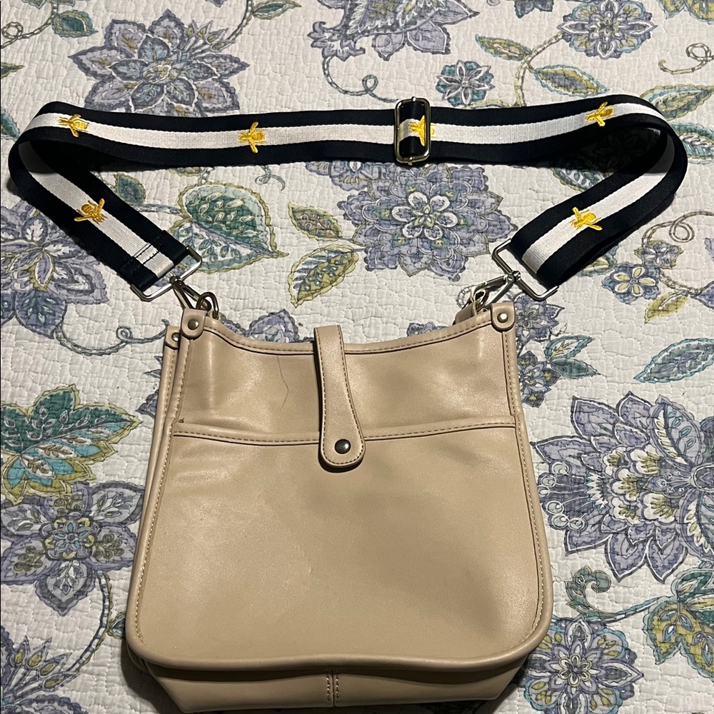 Stylish Cream Shoulder Bag - Picture 1 of 4